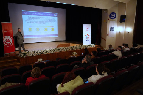 Koruyucu Aile ve Evlat Edinme Hizmet Modeli Bilgilendirme Eğitimi Gerçekleştirildi